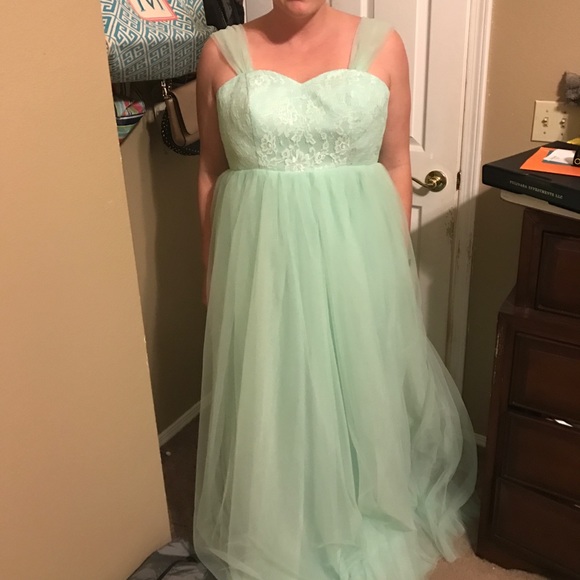 Sage bridesmaids dress size 10 never worn - Picture 3 of 3